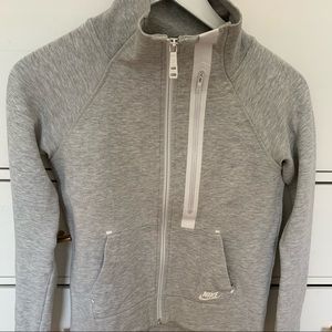 Nike sweater XS
